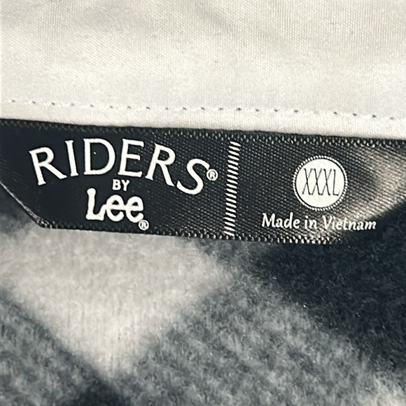 XXL black and white soft flannel button down shirt - Picture 5 of 11